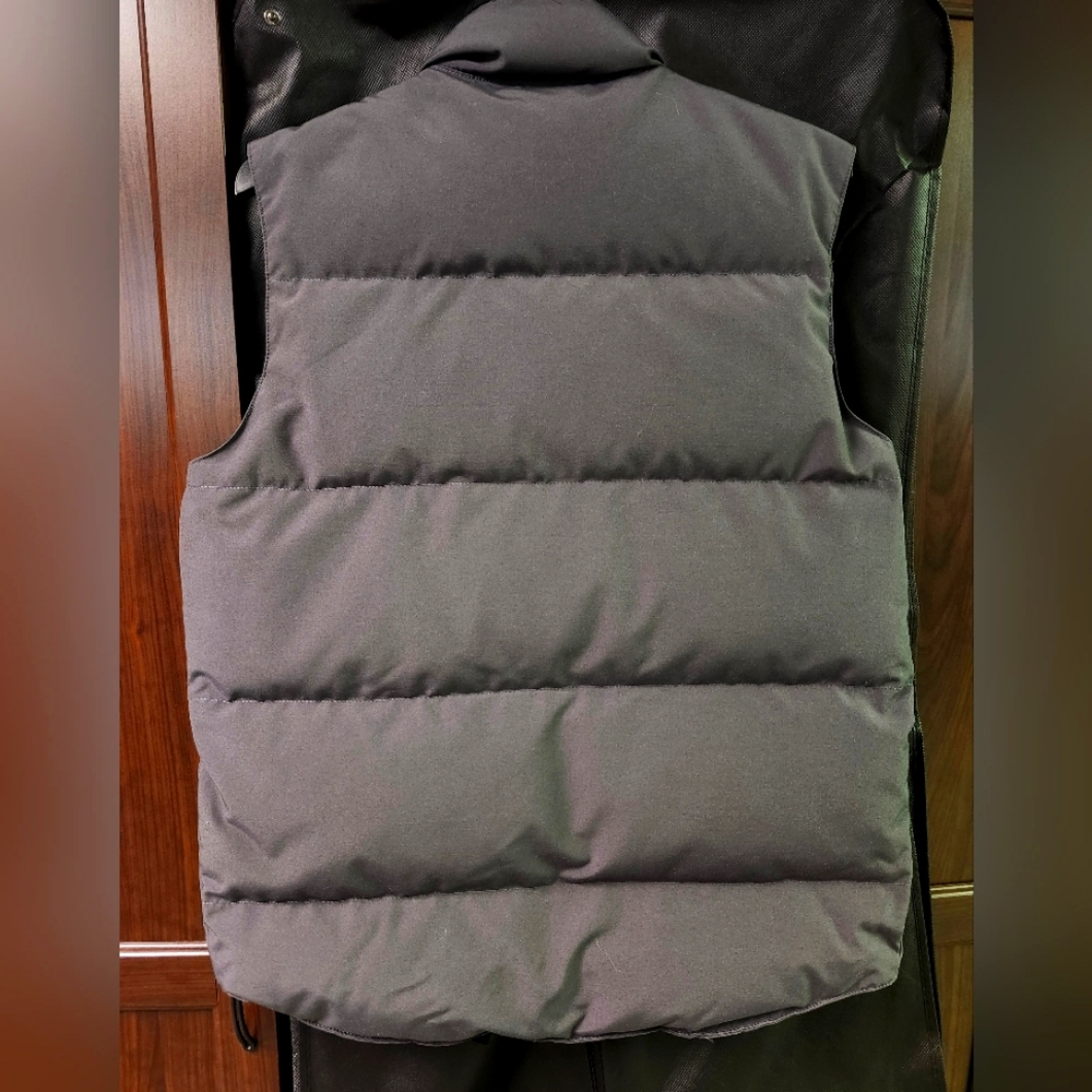 Canada Goose Freestyle Vest 100% Authentic - Picture 2 of 10